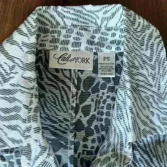 Cali and York Size PS Animal Print bottom Shirt color white and gray. - Picture 2 of 5